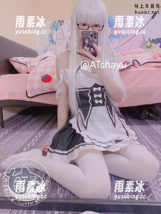 暴露在航站楼的畅游：AT鲨的空姐高清图集