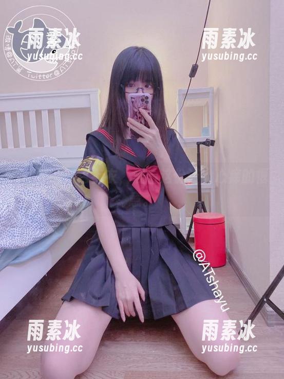 AT鲨的蓝色上衣，观看这份让人心痒的惬意。