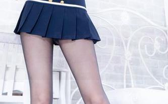 Beautyleg – Debby学姐：网盘里的谁在下载她的眼神？