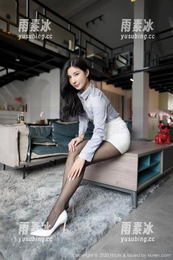 Feilin嗲囡囡 - 礼服作品在线，施忆佳KITTY在我面前打了个旋儿，我的思绪也跟着飞一圈圈。