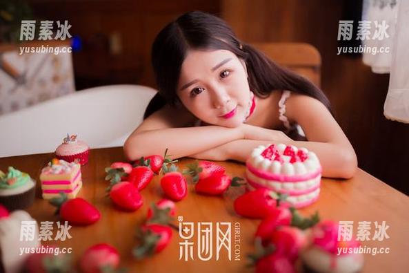 GIRLT果团网 - 无论何时，裴希西总能让花嫁看起来像个时尚潮流，图片可以慢慢看