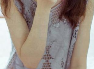 GIRLT果团网 – 作品展示：酸酱兔护士人设，一边忙着查体温，一边想着下班后的火锅！