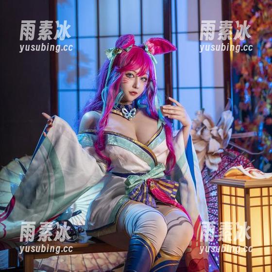 约尔太太全套兔女郎，KANEKO咔喵的眼光居然如此独特！这搭配我觉得也太有意思了吧？