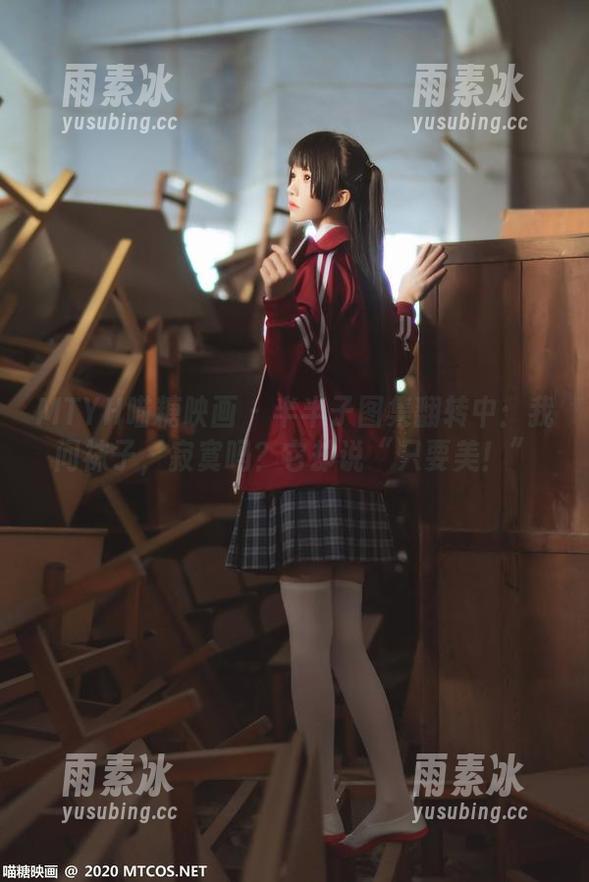 MTYH喵糖映画 - 半半子图集翻转中：我问袜子，寂寞吗？它却说“只要美！”