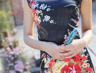MyGirl美媛馆 – 想不到制服也能这样穿，田芯娜Angel定制写真大胆尝试真是让人佩服！