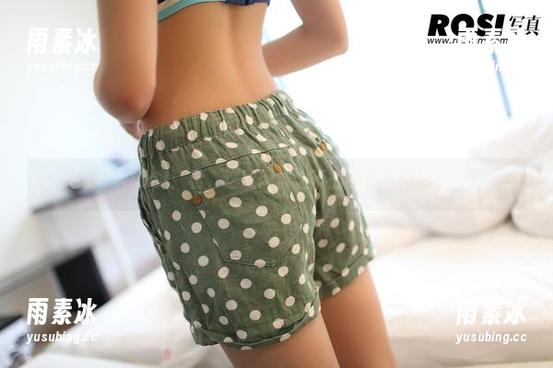 ROSI写真 ROSI:看,这双网袜之下的所有美图!