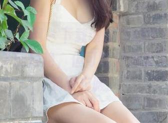 UGirls尤果网 – 下载谭睿琪的黑色图集，期待意外的惊艳，但可能只是看了个冬天的黑衣服。