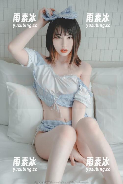 “PureMedia”作品中的Uhye(이유혜)，我只是想说你拍得真好，但我在想些别的……