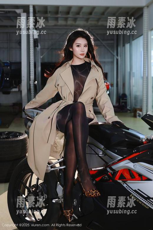 Xiuren秀人网 - Lovely璐璐的教室，一幅不一样的作品，图片中藏着好多想法