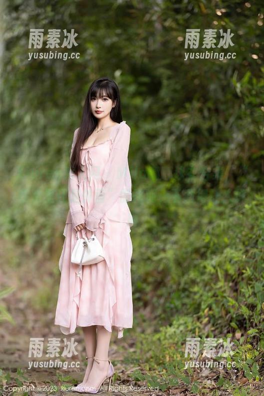 Xiuren秀人网 - Mila嘟嘟泳衣合集，“在水里还是外面”的拷问，下载得让人琢磨