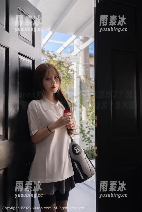 Xiuren秀人网 - 难道是天气变冷了？因为女神涵涵Luna的套图更新让我个热火朝天！快来呀！
