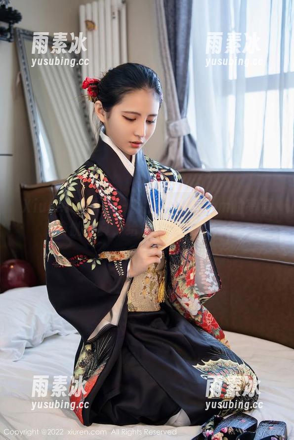 Xiuren秀人网 - 就这？草莓mm的高清瑜伽写真，给你不一样的视角