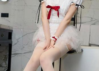 Xiuren秀人网 – 女神软糖爱喝奶，照片让人恍如置身梦中