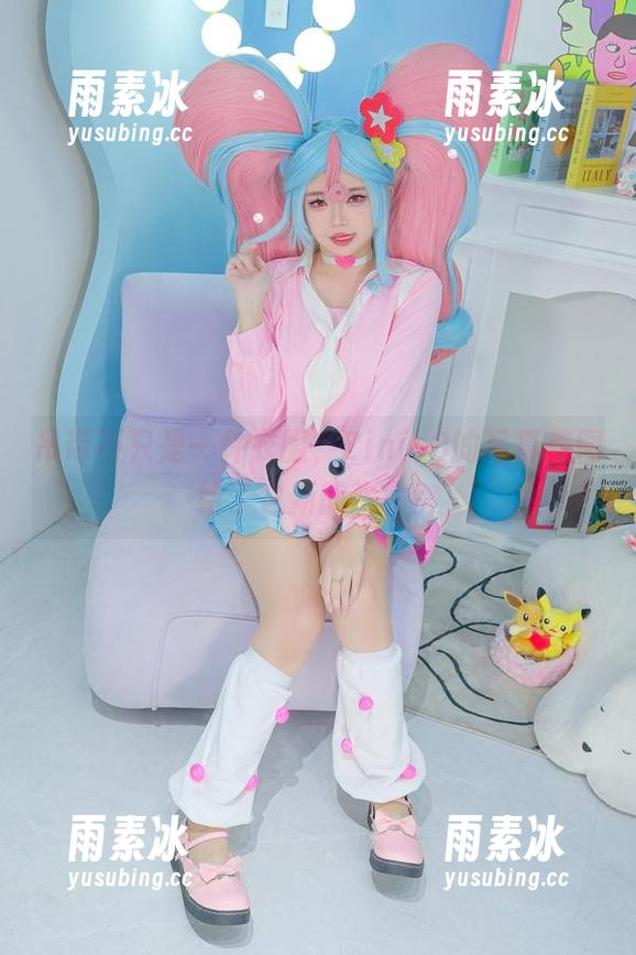 吊带不只是一件衣服，ZinieQ的写真美图给了它新的生命！