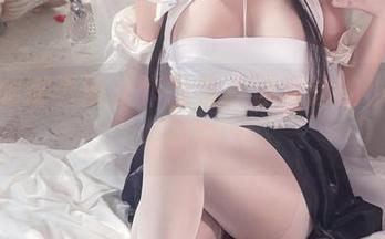 七七娜娜子泳衣作品集，泳池边的小插曲分享