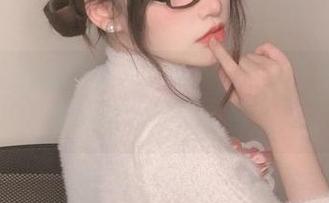 在你十七鸽的高清图库中，白色护士就像是一种不可言喻的引诱。
