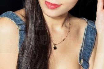 克拉女神 – 难以想象静宜万圣节的造型，这也太大胆了吧，图片还在这里！