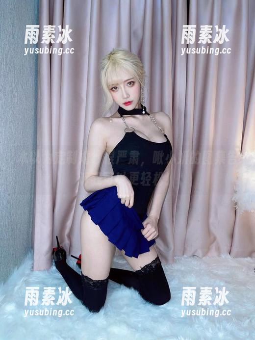 本以为定制婚纱很严肃，啾小妍的图集告诉我可以更轻松！