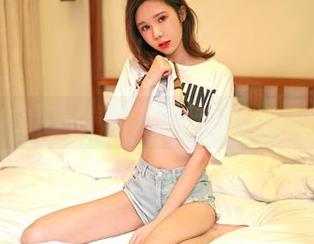 嗲囡囡 – 娜依灵儿泳衣写真，每一张都让我的泳圈都感到羞愧！