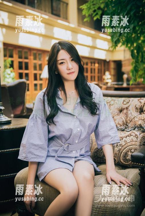 头条女神 - 空姐的日常vs李丽莎的轻松，图集分享总是有些不一样