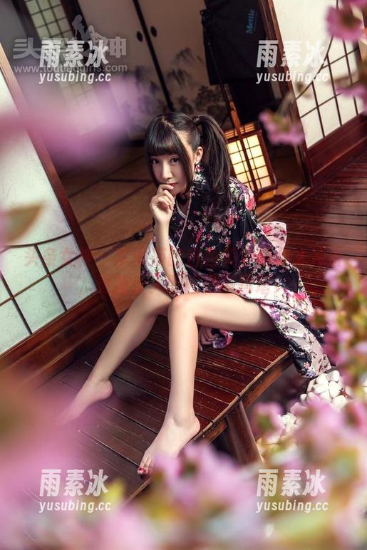 头条女神 - 李丽莎的白色美学合集太冲击，更新让人眨眼频率骤增！