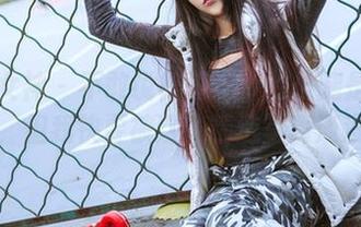 头条女神 – 不敢说神琦泽步的长腿是个新标准，但我快要被这些精选写真淹没了。