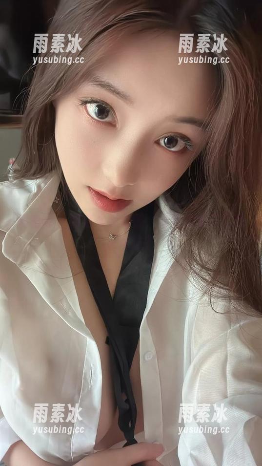 微密圈 - 到底是果冻照，还是奶雯在引我入歧途？