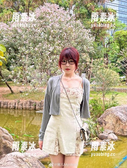 直击！宝儿mysterial全集写真，花嫁造型，居然让我想起那年……的婚纱秀！