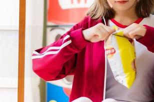 这组图片里，小仓千代w让兔女郎变得有点不一样