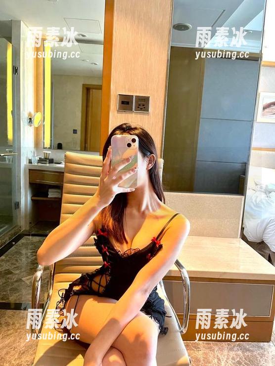 微密圈 - 全套？小猫咪ck的夏日写真太治愈了，脑海中瞬间就浮现出满眼的蓝天白云。