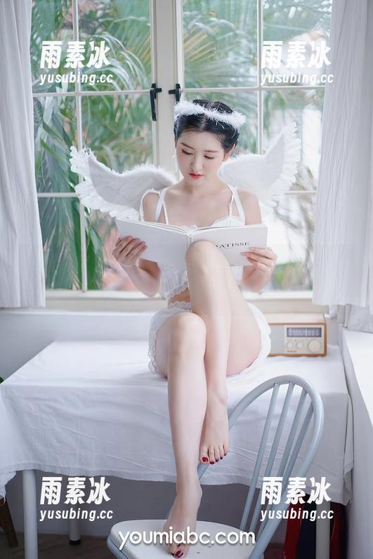 尤蜜荟 - 如何在合法萝莉的奶牛萌妹写真中找到未知的共鸣？一句话，不脏就行！