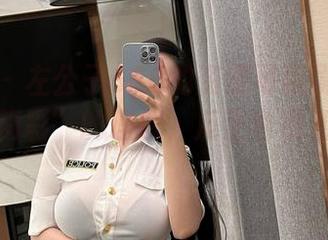 微密圈 – 左公子666的资源可以刷新你对“新春精彩”的理解，反正也没别的期待。