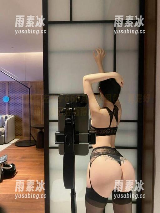 微密圈 - 左公子666高跟鞋图包，真是好热，我已经看得心痒痒了！