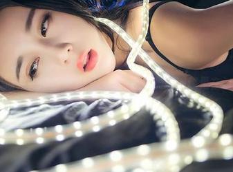 推女神 – 油亮的娜依灵儿：每一张私房美图都像是在勾引什么？