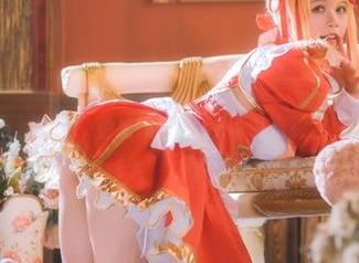 女警也要上妆：来看星黛鹿鹿i的每个资源都充满美感！