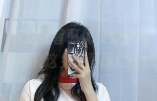 微密圈 – 看是可馨耶优雅穿旗袍，就问你心不会被这免费图册打动吗？