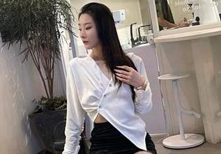 微密圈 – 日常私房照：是小逗逗又出没，闲逛自拍成常态。