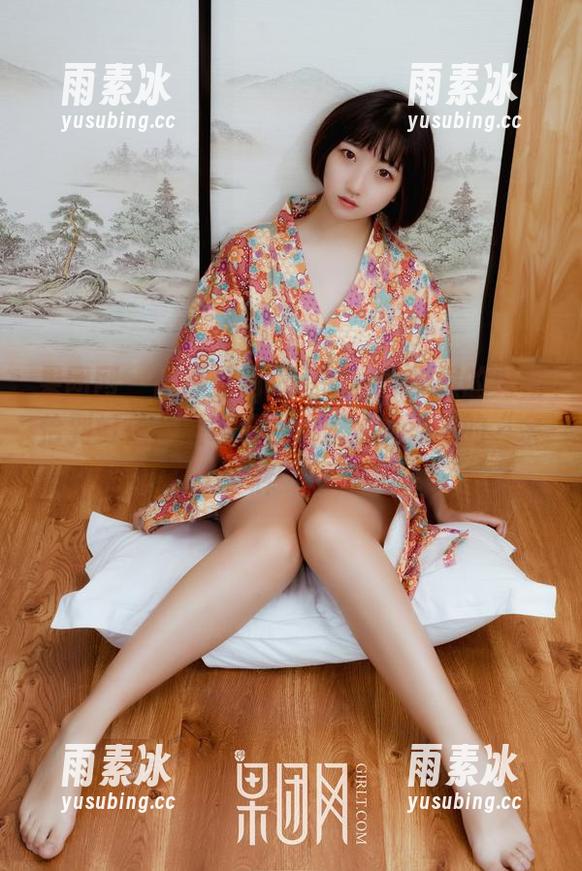 果团网 - 图库里的张小喵，体操服的剪裁恰到好处，展现了一般人难以拥有的“余辉”。