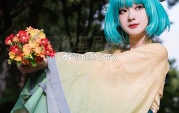 桃墨公子的高清比基尼探险：冲浪与微风的相遇！