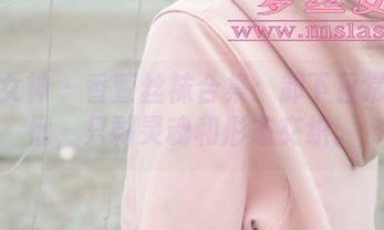 梦丝女神 – 香萱丝袜合集：卸下日常的包袱，只剩灵魂和形态交织。
