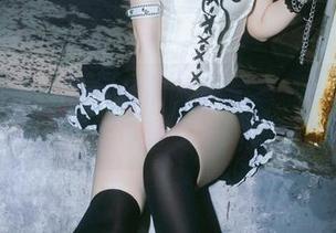 若风吹起，洛桑w伊梓私拍泳装合集，完全没法专注。