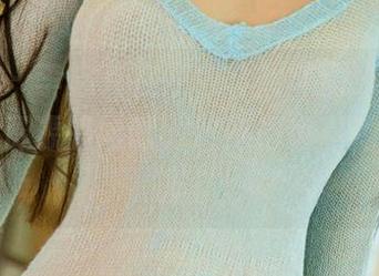 爱尤物 – 李宓儿在家中斗智斗勇，结果收获美图资源的同时，连拖把也是她的新拍友！