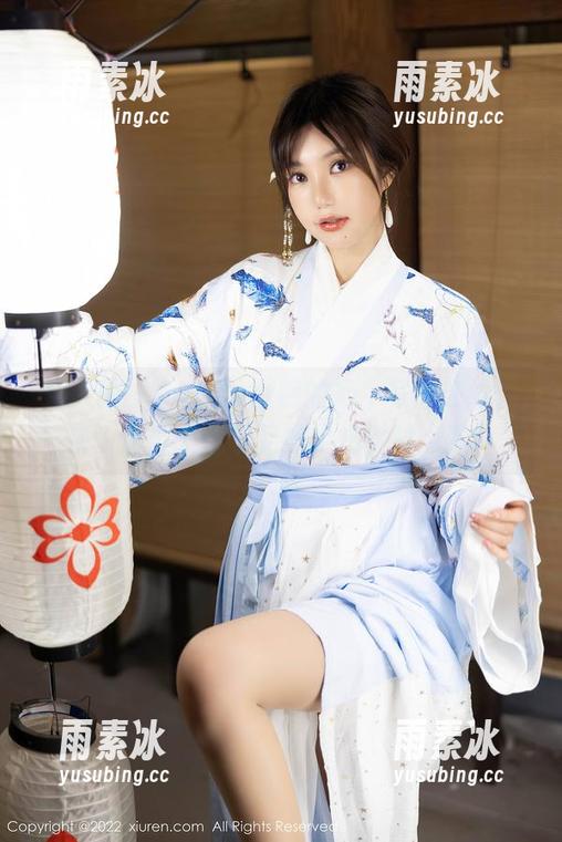 秀人网 - Candy糖糖的奶牛写真在线，来为这位个性十足的牛奶女神点赞！