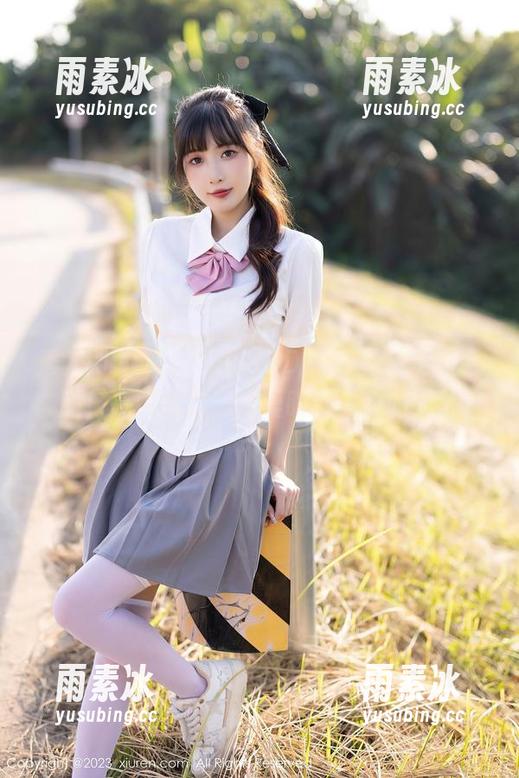 秀人网 - 哦，那是MODEL伊若披上了制服！高锐图包，疼爱眼睛，我的天。