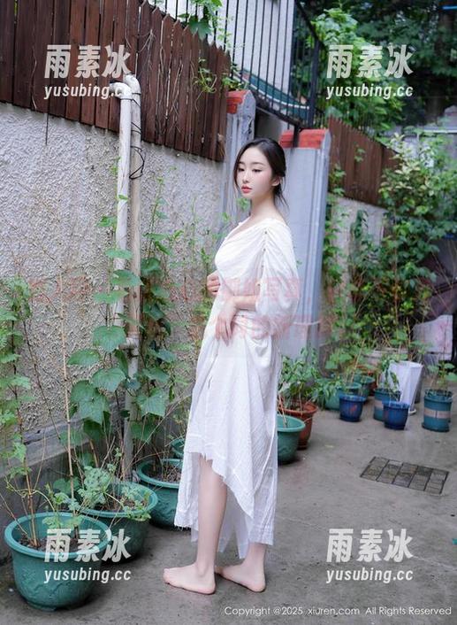 秀人网 - 看唐心心的御姐写真，分享下你对“御姐”这个词的新理解。
