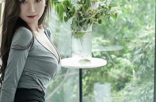 秀人网 – 图库中的安然maleah与礼服，精选还原了我的春天，小心帽子飞掉！