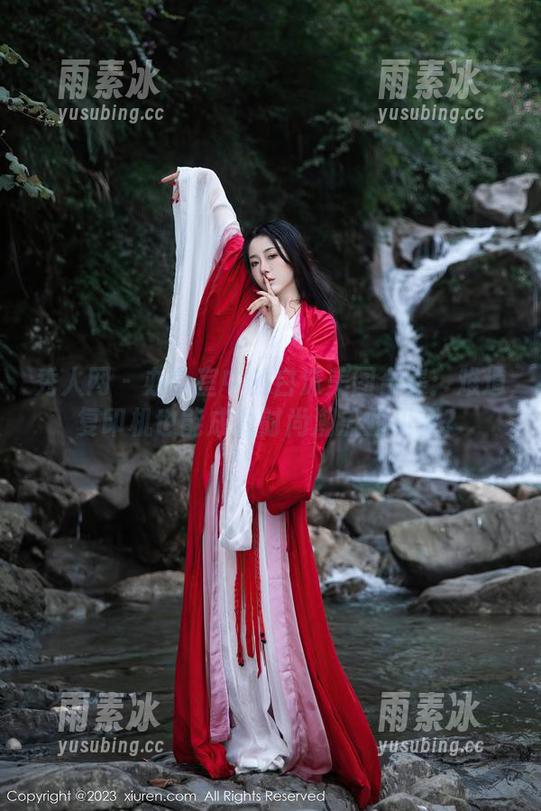 秀人网 - 办公室中的白沫美图合集：难道复印机也能成为时尚潮流的见证？