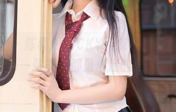 秀人网 – 陈雅漫VICKY用皮衣撩动私拍，每一张美图都是心底的涟漪。