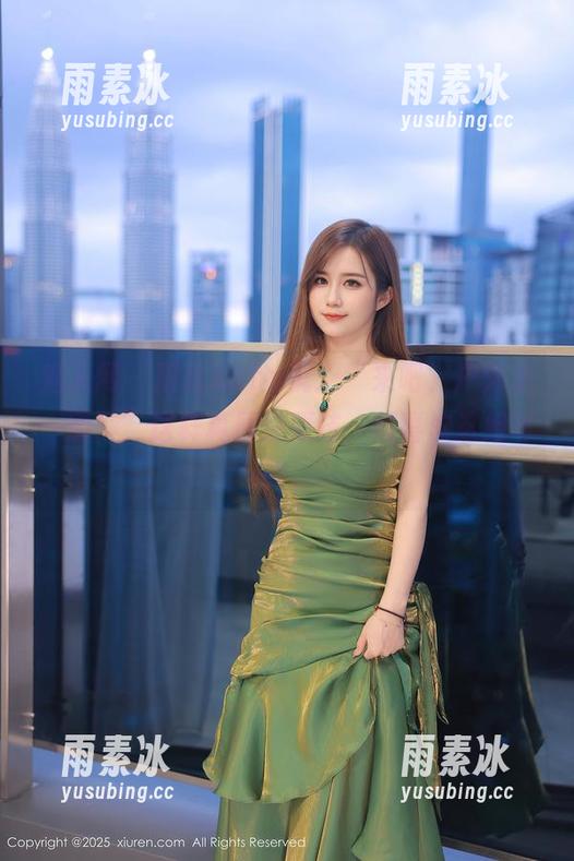秀人网-雨儿baby 秀人网 - 雨儿baby说:“来吧,户外走一遭!”这样真原滋原味,超喜欢这组写真。