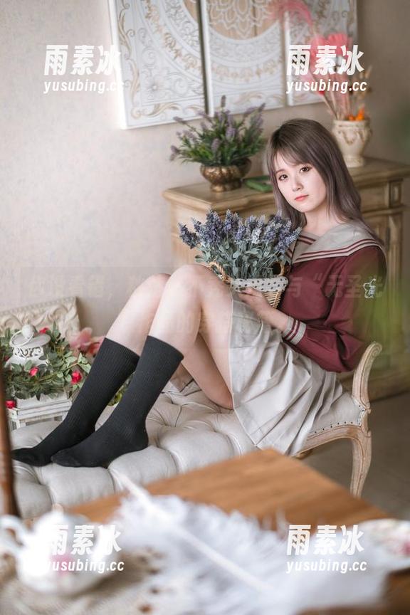 你没看错，秋楚楚不秃头婚纱与“无圣光”作品的穿搭秘籍。
